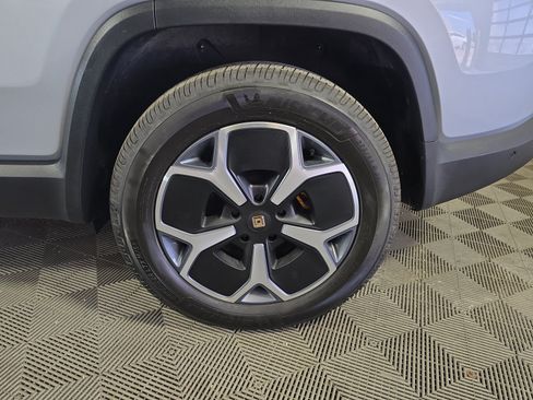 Used 2024 Rivian R1S Adventure AWD/4WD image 10