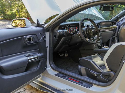 Used 2020 Ford Mustang Shelby GT500 w/ Technology Package image 19