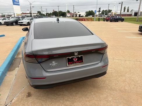 Used 2025 Honda Accord SE image 10