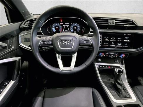 Used 2024 Audi Q3 2.0T Premium w/ Convenience Package AWD/4WD image 7