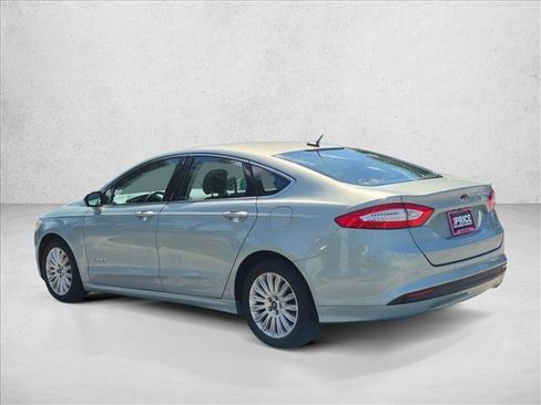 Used 2014 Ford Fusion SE w/ Equipment Group 502A FWD image 7