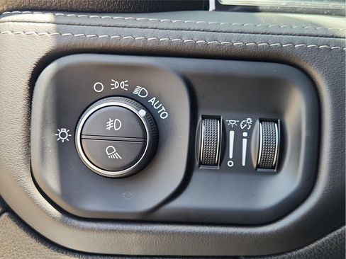Used 2025 RAM 1500 Limited w/ Bed Utility Group AWD/4WD image 18