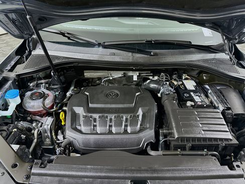 Used 2024 Volkswagen Tiguan Wolfsburg Edition image 34