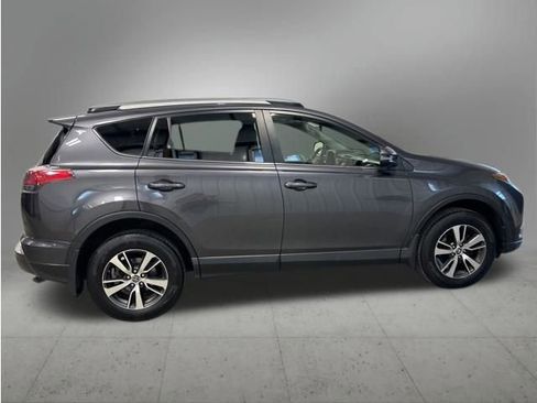 Used 2018 Toyota RAV4 XLE w/ Plus Extra Value Package AWD/4WD image 6