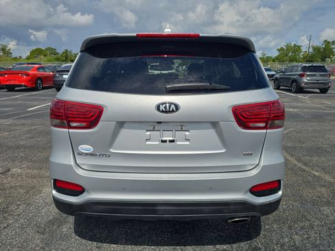 Used 2019 Kia Sorento FWD w/ LX Convenience Package image 5