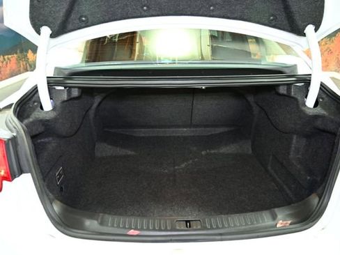 Used 2016 Chevrolet Malibu LT image 46