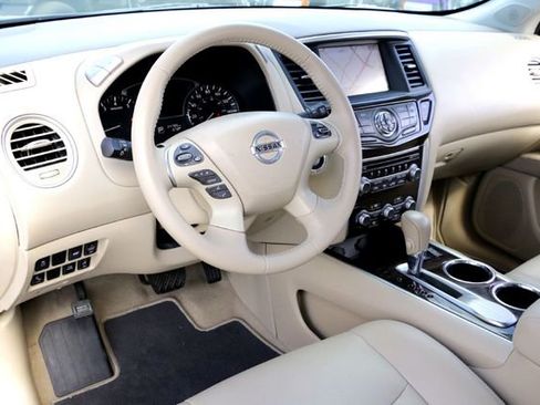 Used 2015 Nissan Pathfinder SL w/ SL Tech Package image 9