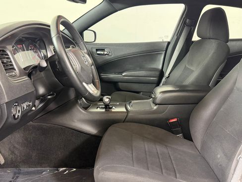 Used 2014 Dodge Charger SXT RWD image 5