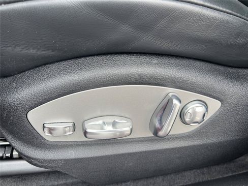 Used 2024 Porsche Macan Turbo AWD/4WD image 22
