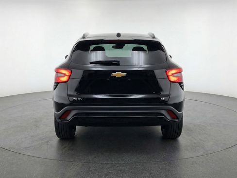 Used 2025 Chevrolet Trax LT FWD image 7