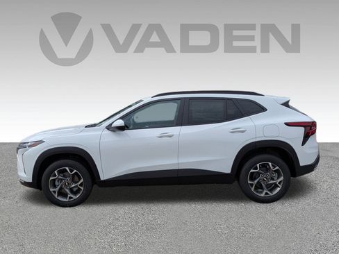 New 2025 Chevrolet Trax LT w/ Driver Confidence Package image 28