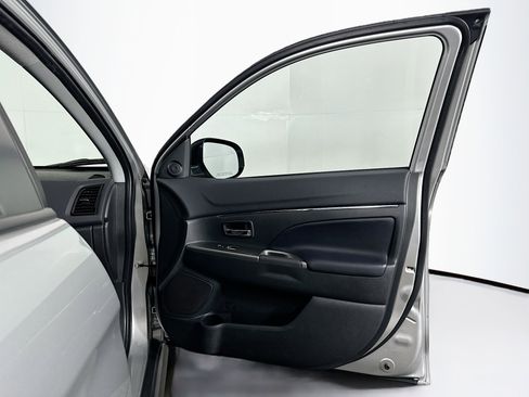 Used 2025 Mitsubishi Outlander Sport SE image 30