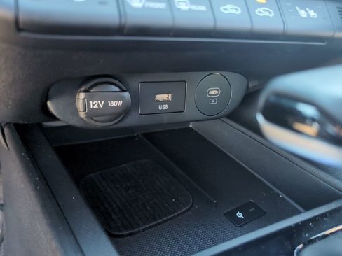 Used 2025 Hyundai Elantra Limited image 27