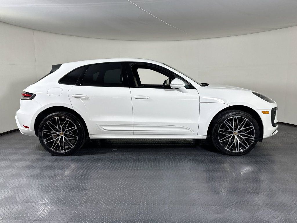 Used 2024 Porsche Macan AWD/4WD image 8