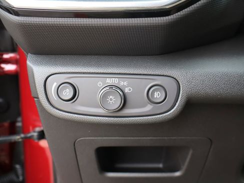 Used 2023 Chevrolet TrailBlazer LT w/ Convenience Package image 12