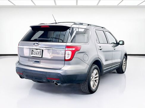 Used 2013 Ford Explorer XLT FWD image 4