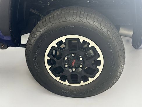 Used 2024 Toyota Tacoma TRD Off-Road image 11