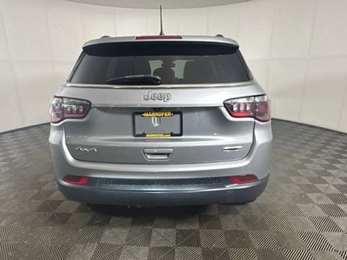 Used 2022 Jeep Compass Latitude AWD/4WD image 3