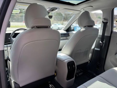 Used 2025 Hyundai Kona Limited AWD/4WD image 23