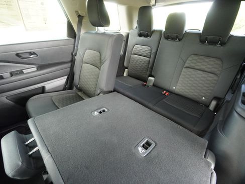 Used 2024 Nissan Pathfinder SV FWD image 20