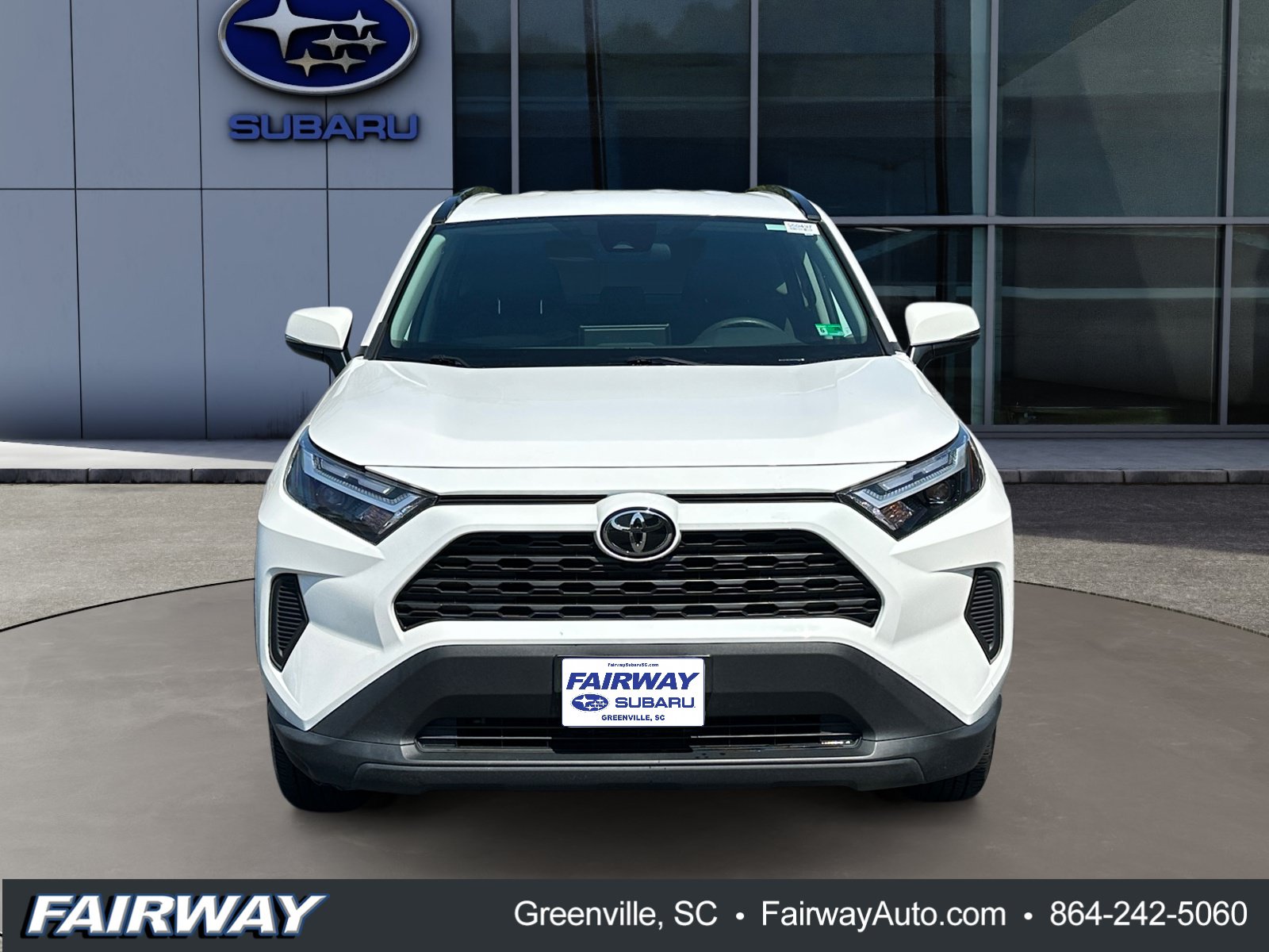 Used 2025 Toyota RAV4 XLE AWD/4WD image 2