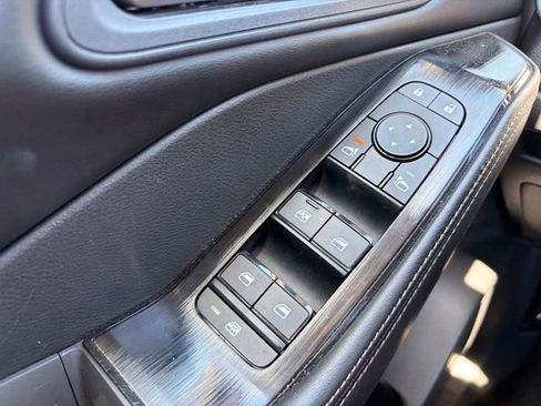 Used 2025 Nissan Rogue SV FWD image 21