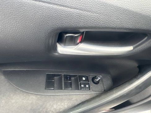 Used 2020 Toyota Corolla LE FWD image 16