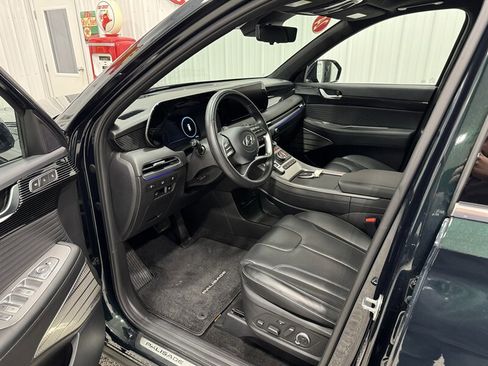 Used 2024 Hyundai Palisade Calligraphy image 6