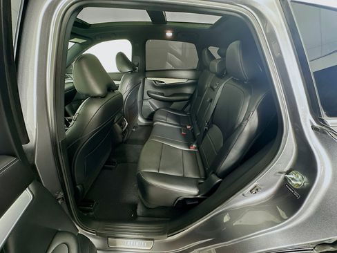 Used 2021 INFINITI QX50 Luxe w/ Appearance Package image 27