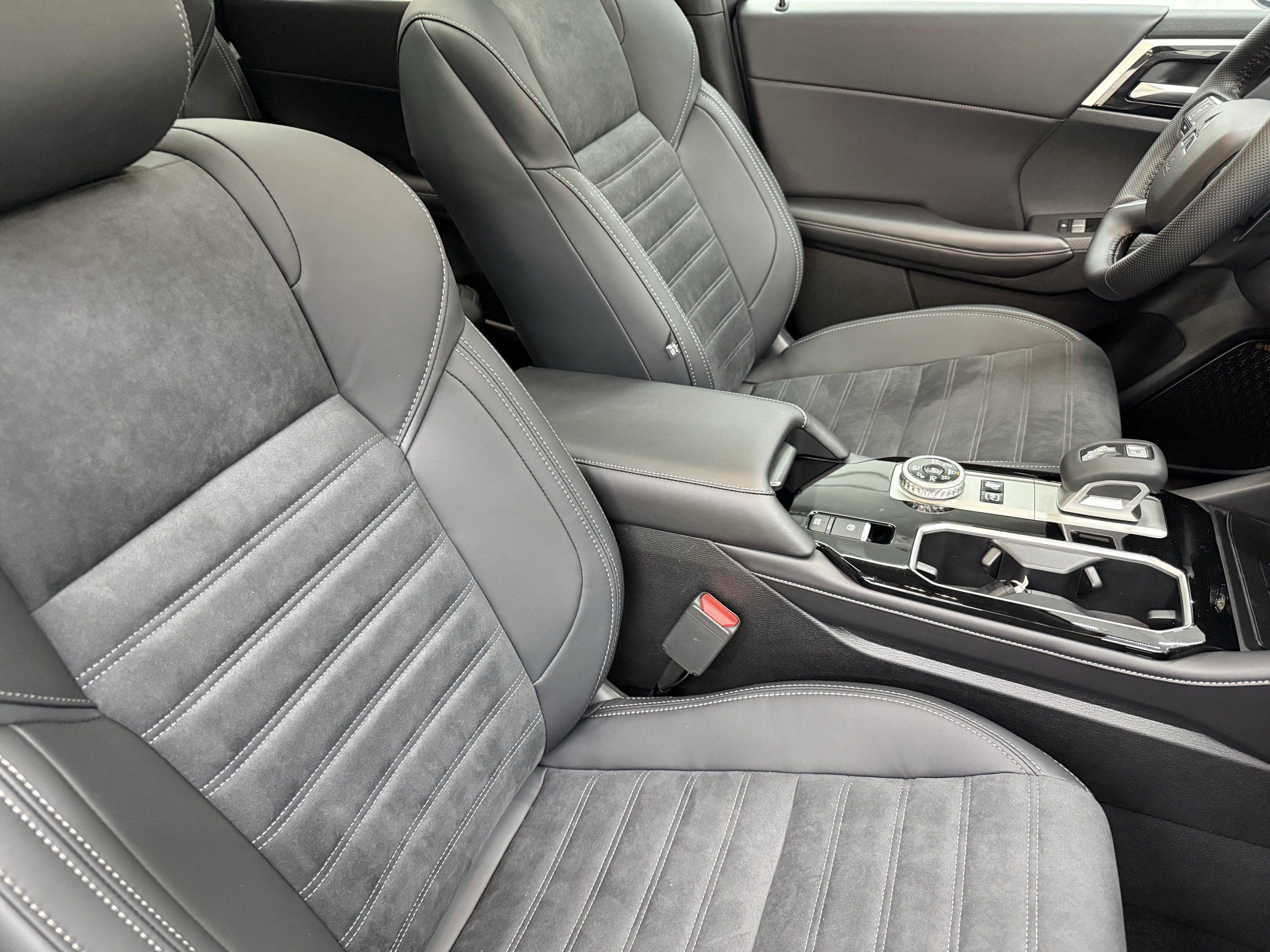 New 2026 Mitsubishi Outlander SE AWD/4WD image 25