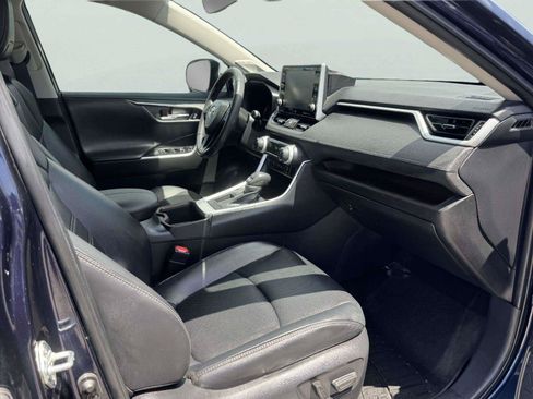 Used 2022 Toyota RAV4 Limited FWD image 59