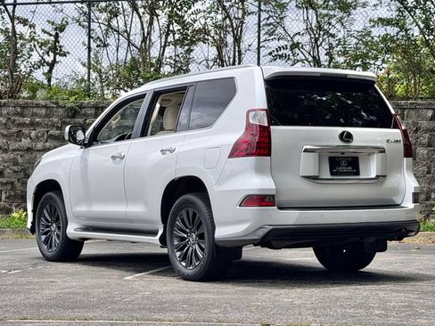 Used 2021 Lexus GX 460 Luxury w/ Sport Design Package AWD/4WD image 7