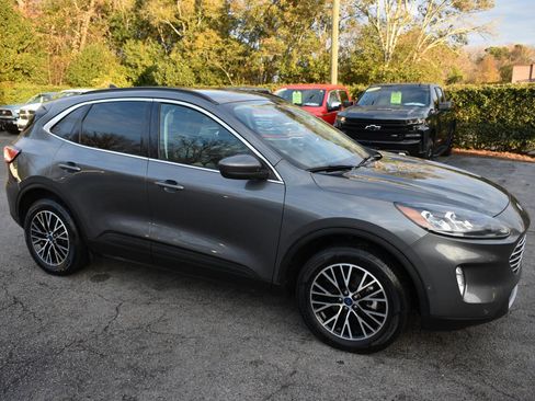 Used 2022 Ford Escape Titanium w/ Titanium Premium Package image 39