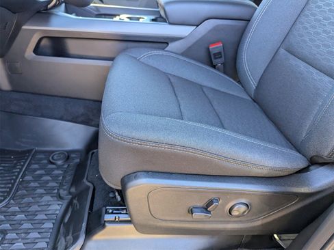 New 2026 RAM 1500 4x4 Crew Cab image 11