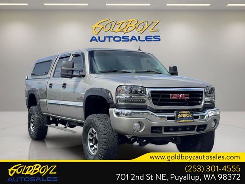 Used 2003 GMC Sierra 2500 SLT w/ SLT Preferred Equipment Group AWD/4WD image 2