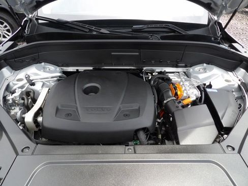 Certified 2024 Volvo XC90 T8 Ultimate AWD/4WD image 29