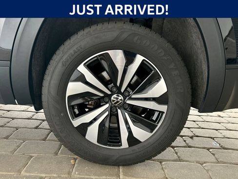 Used 2024 Volkswagen Atlas SE FWD image 40