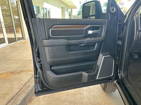 Used 2024 RAM 3500 Laramie image 37