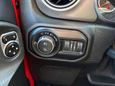 Used 2020 Jeep Gladiator Sport w/ Quick Order Package 24S AWD/4WD image 7