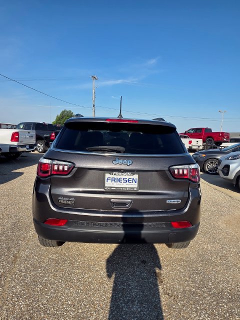 Used 2019 Jeep Compass Latitude w/ Popular Equipment Group AWD/4WD image 5