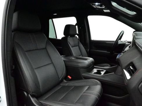 Used 2022 Chevrolet Tahoe RST w/ Luxury Package AWD/4WD image 16