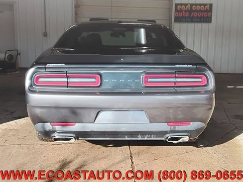 Used 2020 Dodge Challenger SXT w/ Blacktop Package image 8
