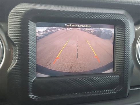 Used 2018 Jeep Wrangler Unlimited Sahara w/ LED Lighting Group image 19