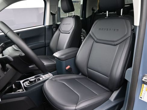 New 2025 Ford Maverick Lariat w/ Black Appearance Package image 29