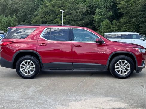Used 2020 Chevrolet Traverse LT FWD image 10