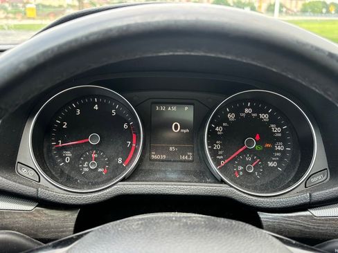 Used 2017 Volkswagen Passat 1.8T SEL Premium FWD image 15