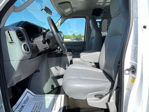 Used 2014 Ford E-150 and Econoline 150 RWD image 13