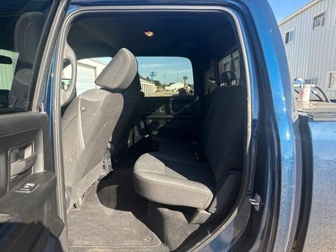 Used 2024 RAM 3500 Tradesman w/ Chrome Appearance Group AWD/4WD image 4