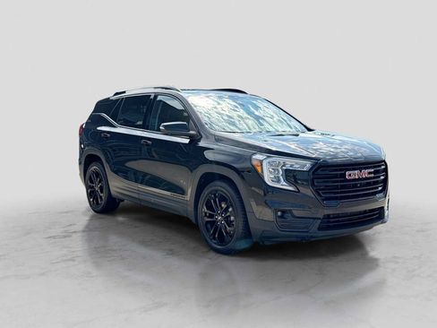 Used 2022 GMC Terrain SLT w/ Tech Package FWD image 8