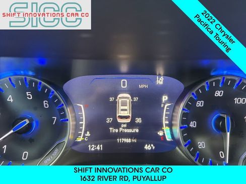 Used 2022 Chrysler Pacifica Touring image 10
